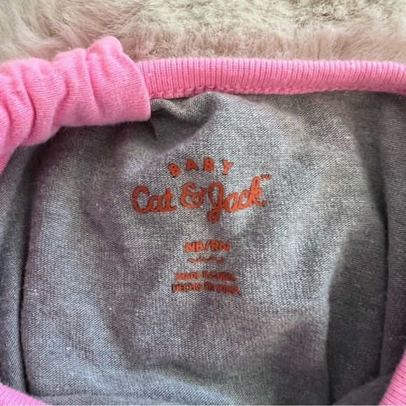 Cat & Jack woke up this cute Racerback Bubble Romper NB - Picture 3 of 3